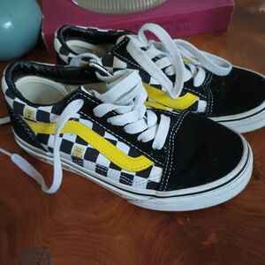 Kids sneakers